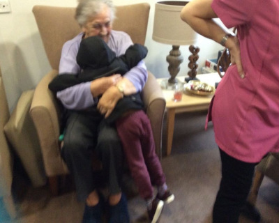 1_hugs-and-love-on-our-care-home-visit